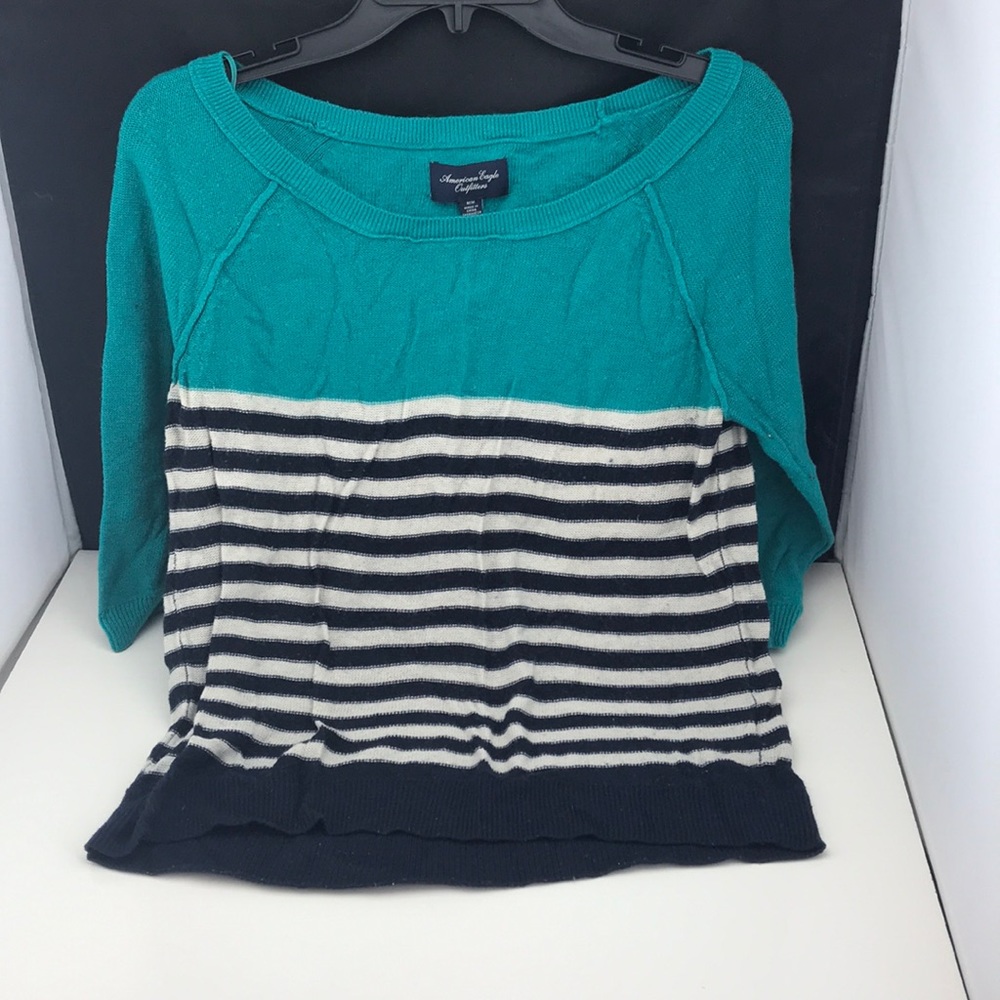 American Eagle sweater size M 3/4 length sleeve